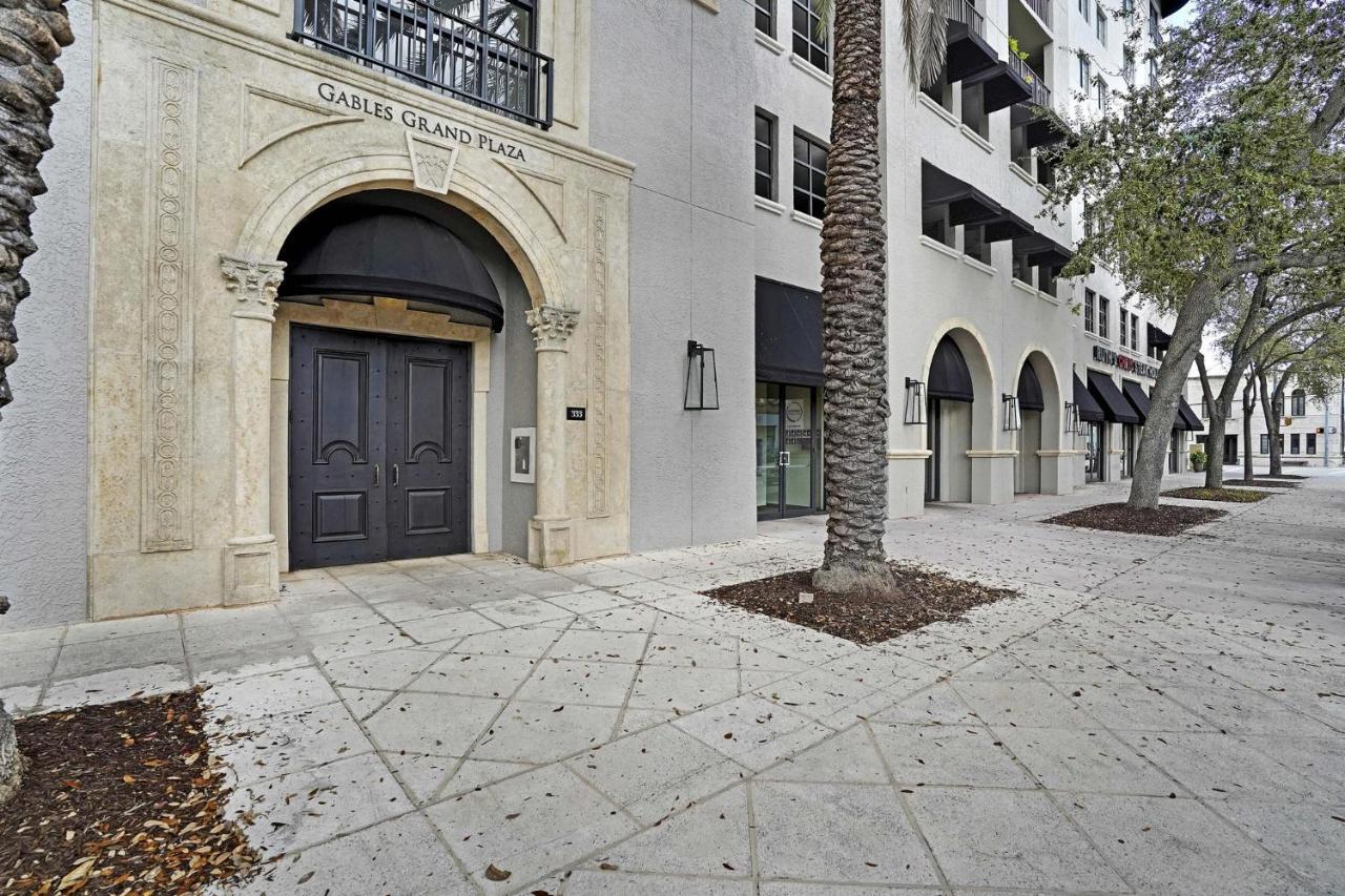 Dharma Home Suites Coral Gables At Gables Grand Plaza ไมอามี ภายนอก รูปภาพ