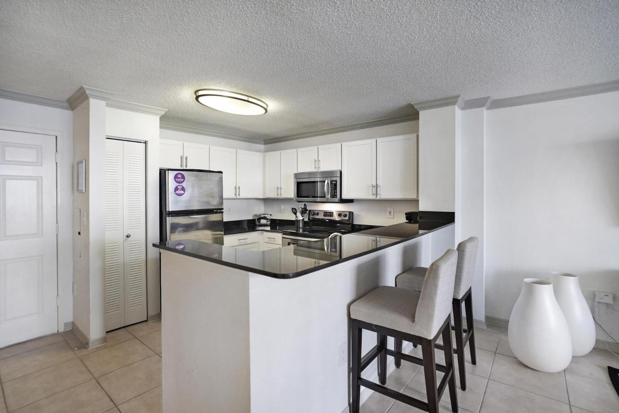 Dharma Home Suites Coral Gables At Gables Grand Plaza ไมอามี ห้อง รูปภาพ