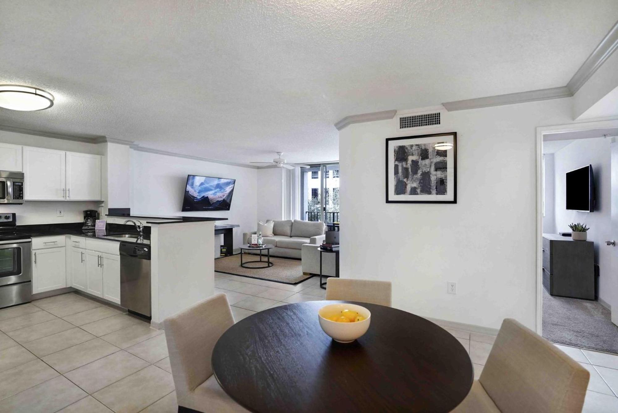Dharma Home Suites Coral Gables At Gables Grand Plaza ไมอามี ห้อง รูปภาพ