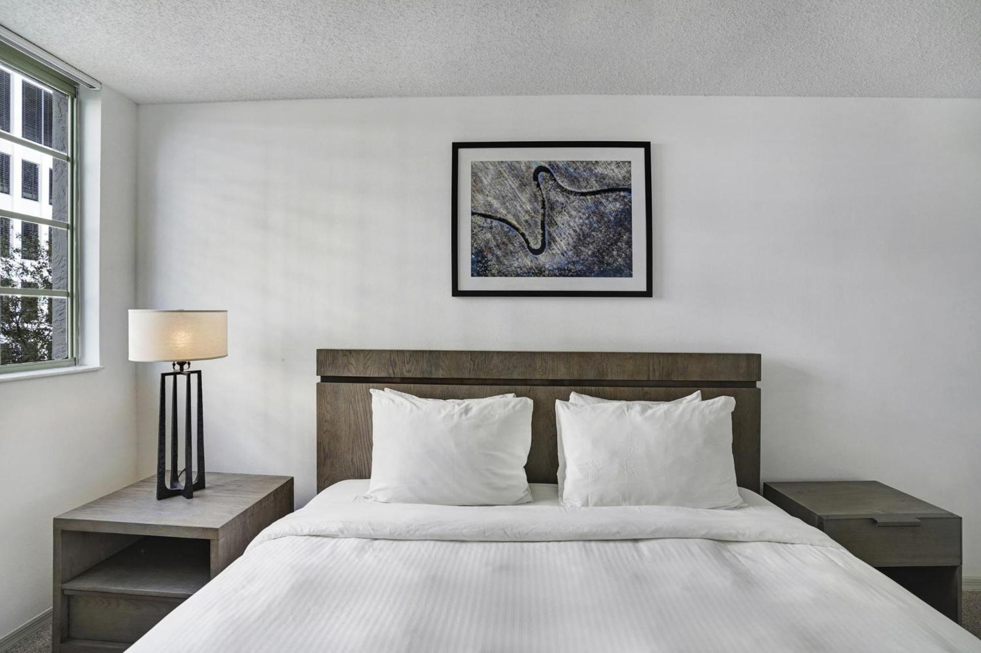 Dharma Home Suites Coral Gables At Gables Grand Plaza ไมอามี ห้อง รูปภาพ