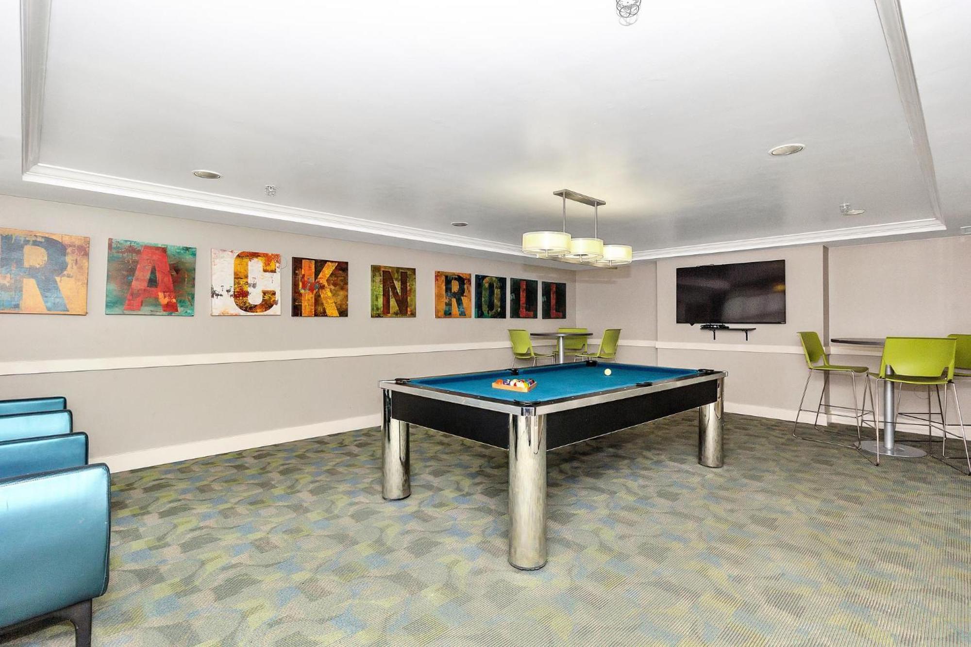 Dharma Home Suites Coral Gables At Gables Grand Plaza ไมอามี ห้อง รูปภาพ