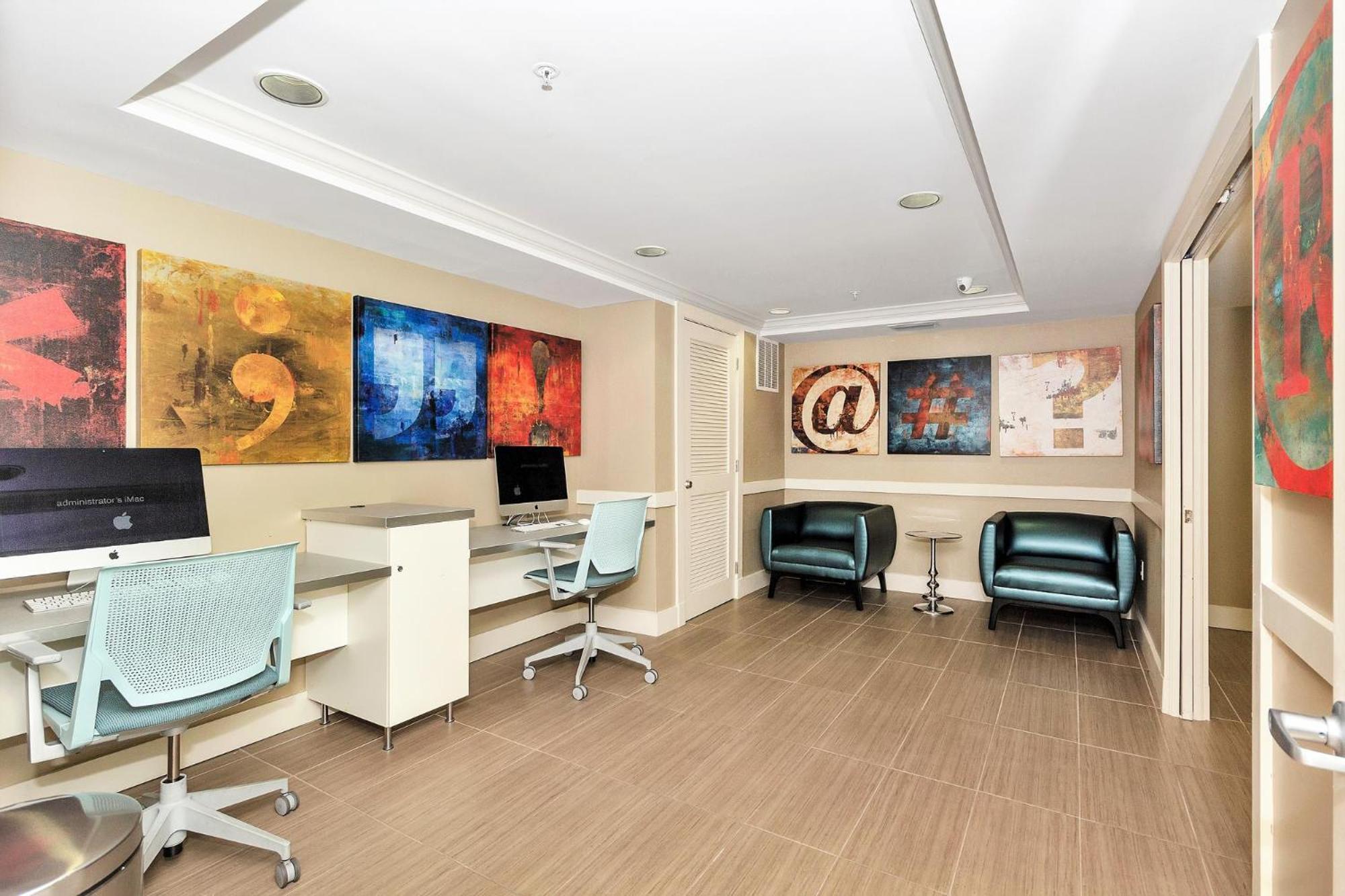 Dharma Home Suites Coral Gables At Gables Grand Plaza ไมอามี ห้อง รูปภาพ