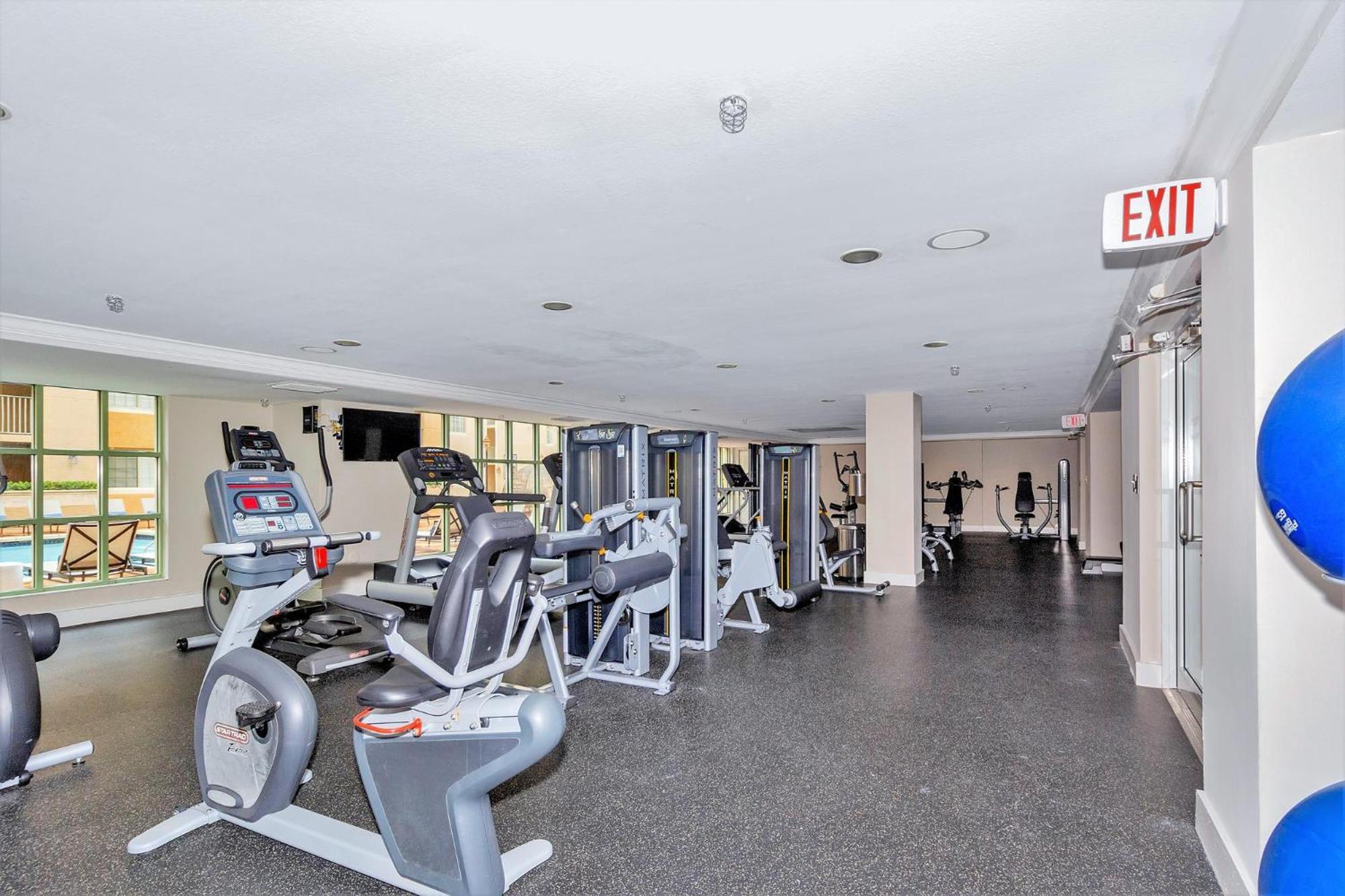 Dharma Home Suites Coral Gables At Gables Grand Plaza ไมอามี ห้อง รูปภาพ