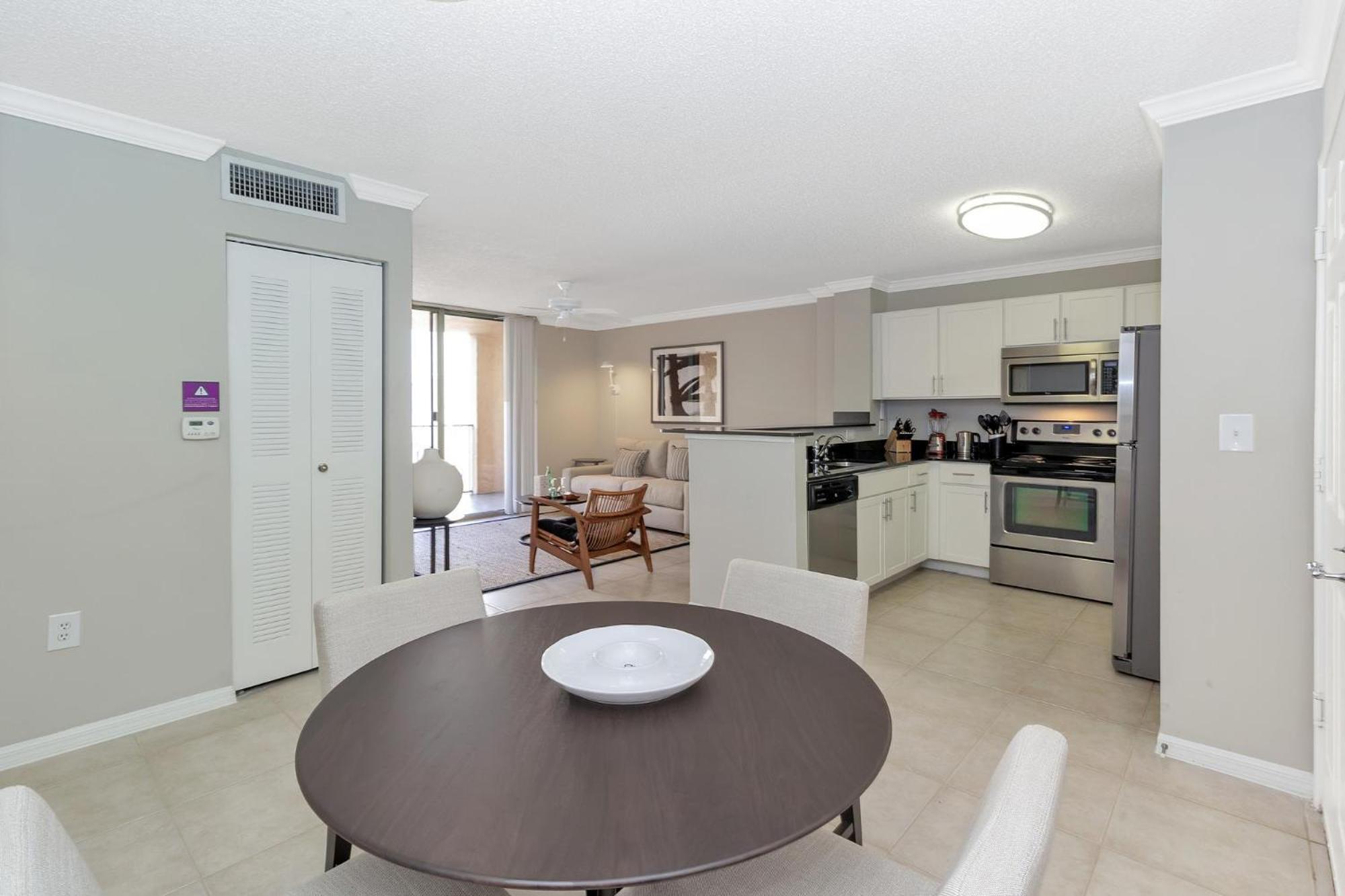 Dharma Home Suites Coral Gables At Gables Grand Plaza ไมอามี ห้อง รูปภาพ