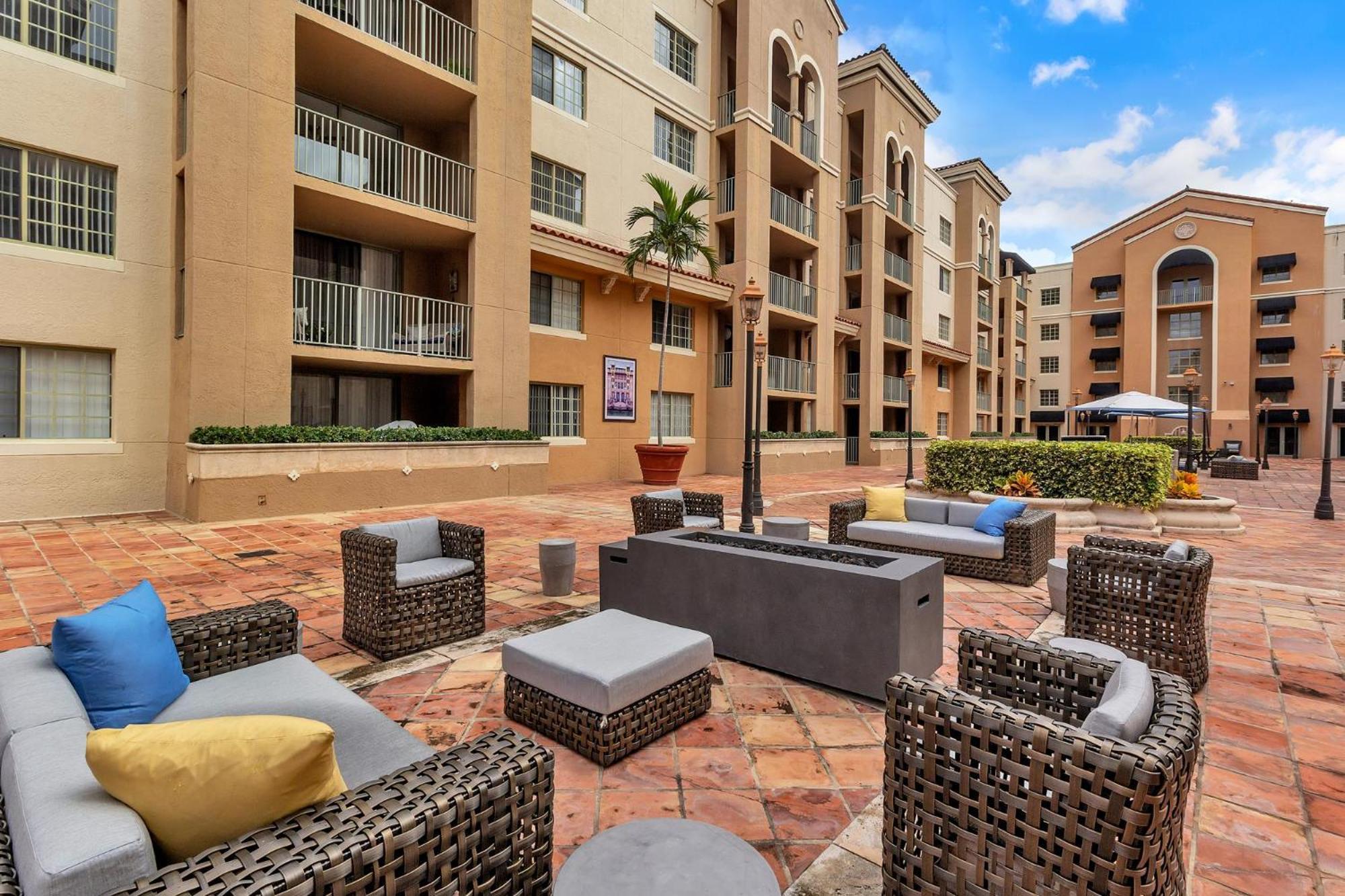 Dharma Home Suites Coral Gables At Gables Grand Plaza ไมอามี ห้อง รูปภาพ