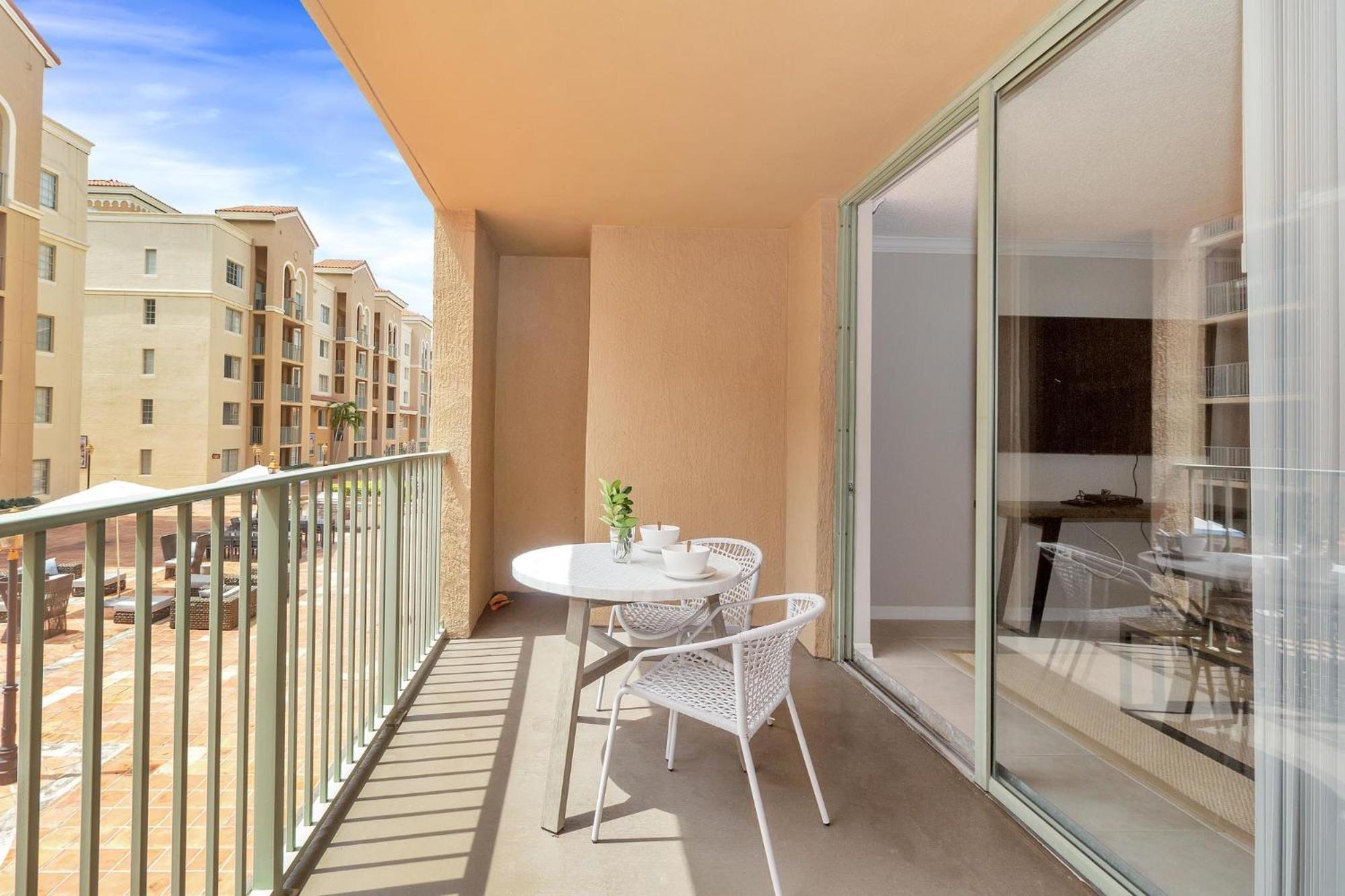 Dharma Home Suites Coral Gables At Gables Grand Plaza ไมอามี ห้อง รูปภาพ
