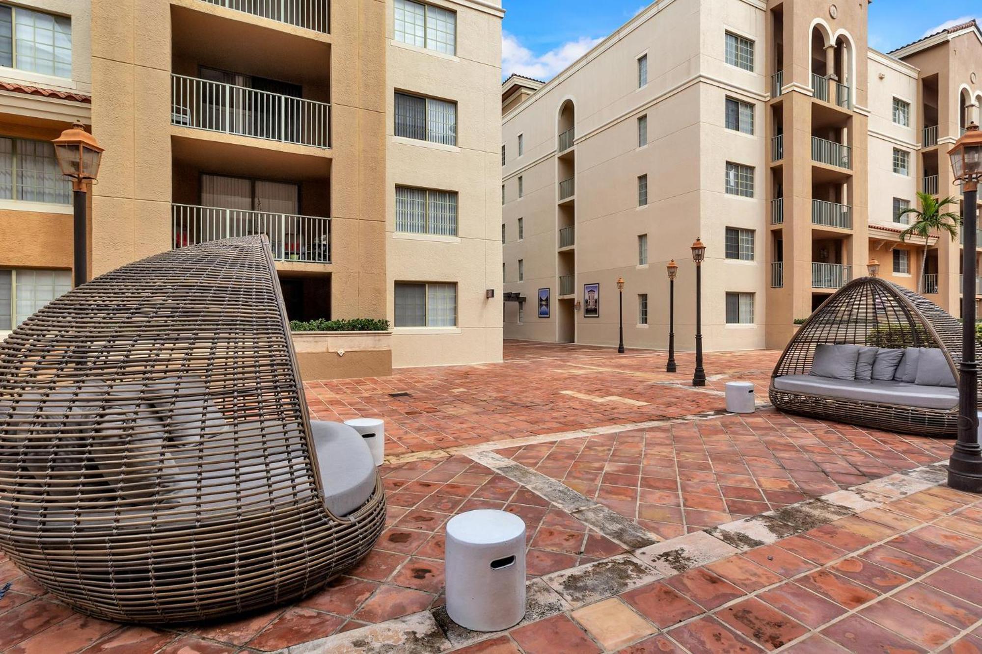 Dharma Home Suites Coral Gables At Gables Grand Plaza ไมอามี ห้อง รูปภาพ
