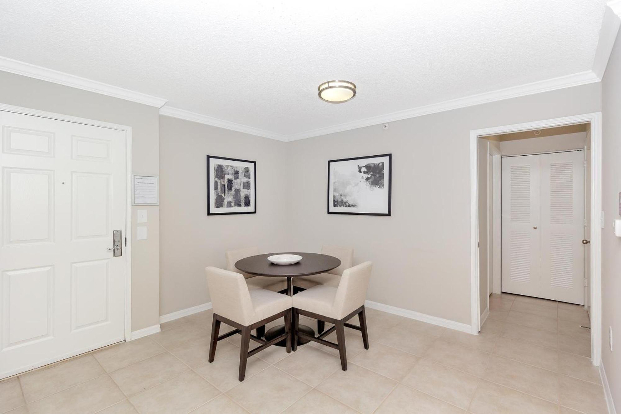 Dharma Home Suites Coral Gables At Gables Grand Plaza ไมอามี ห้อง รูปภาพ