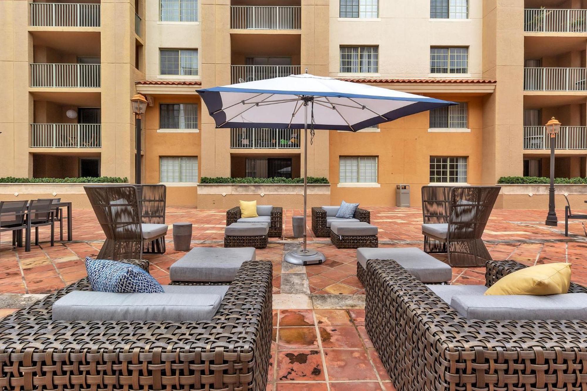 Dharma Home Suites Coral Gables At Gables Grand Plaza ไมอามี ห้อง รูปภาพ