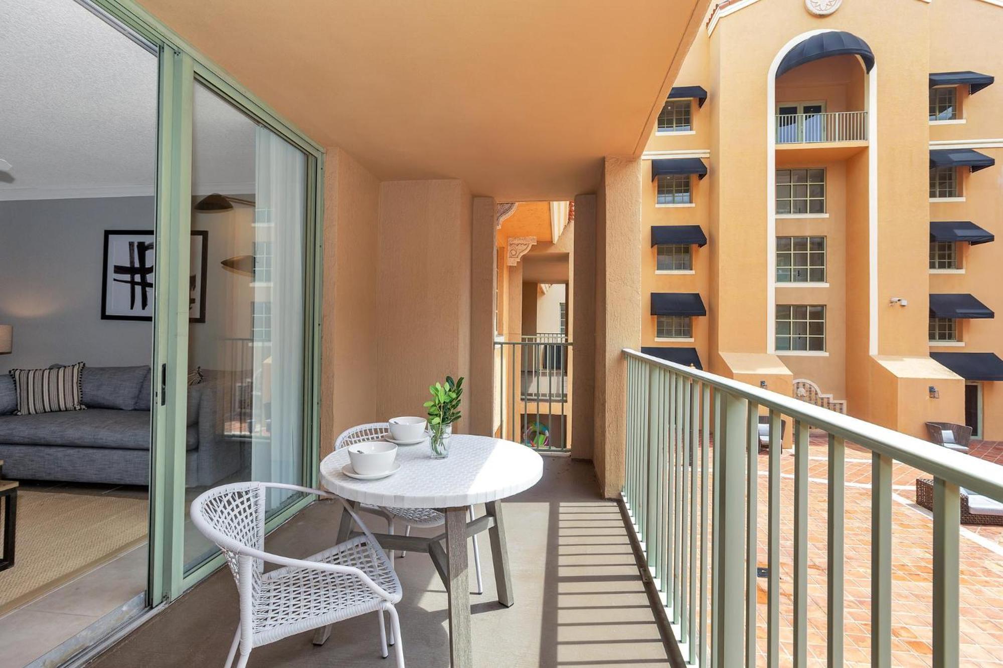 Dharma Home Suites Coral Gables At Gables Grand Plaza ไมอามี ห้อง รูปภาพ