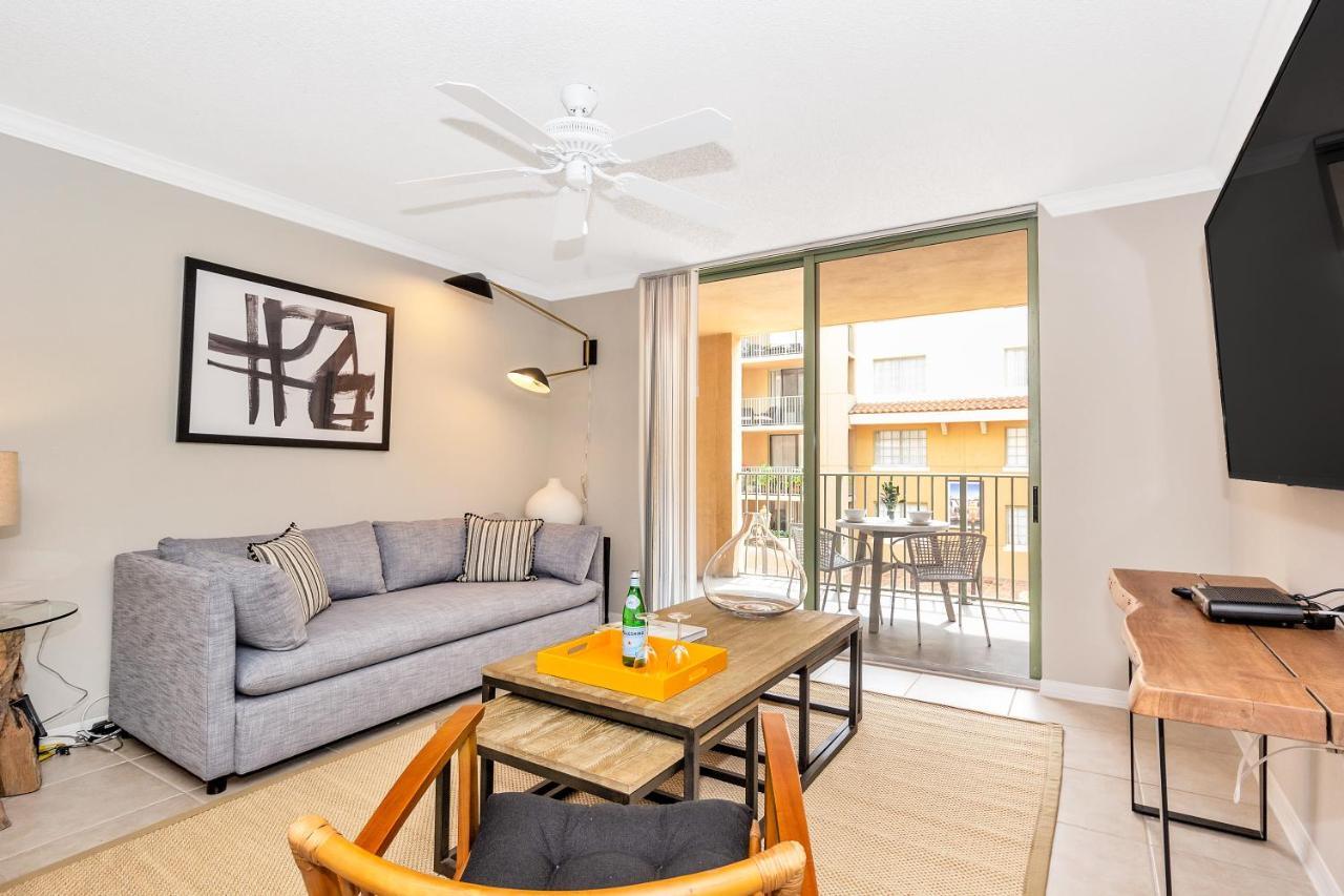 Dharma Home Suites Coral Gables At Gables Grand Plaza ไมอามี ภายนอก รูปภาพ
